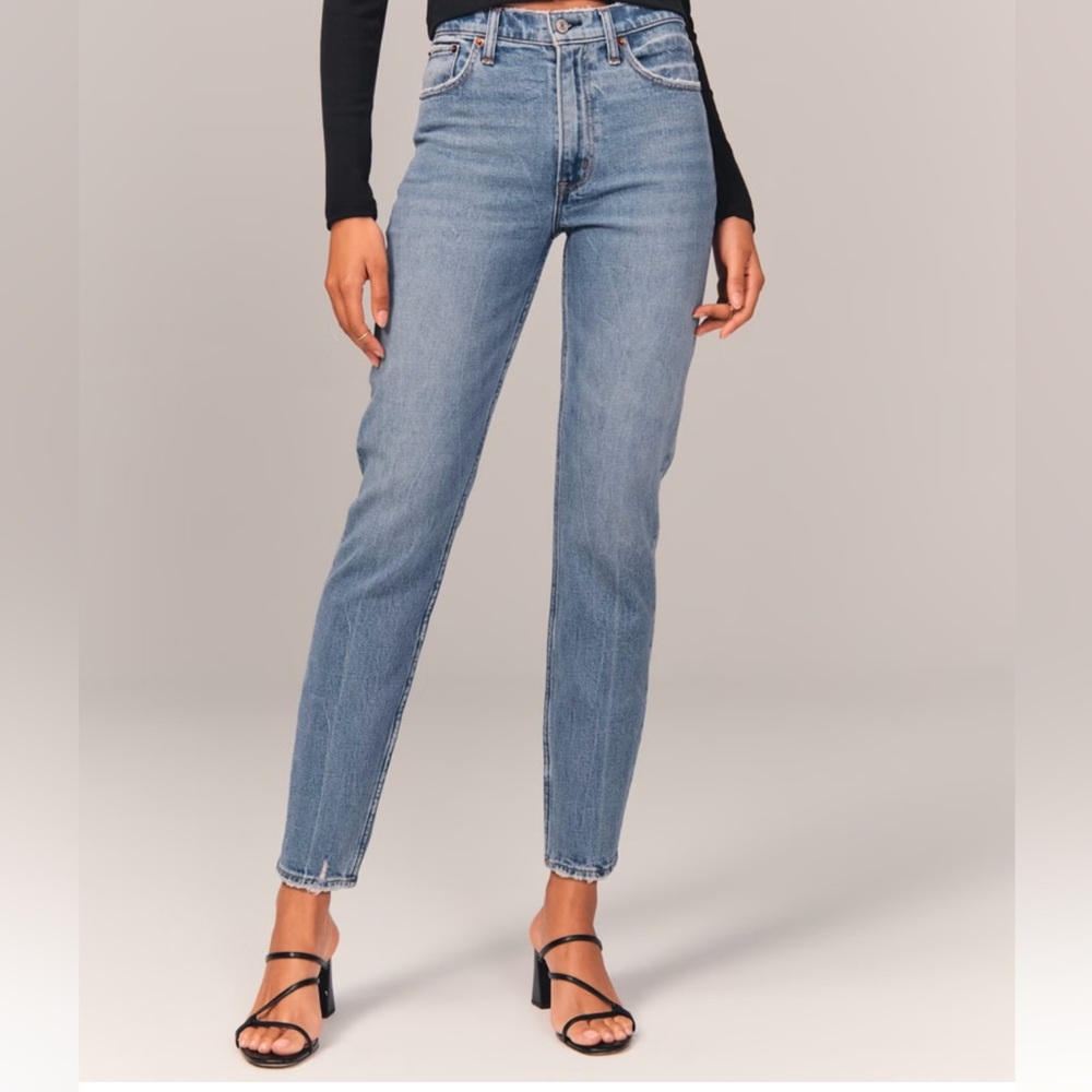 A&F The High Rise Mom Jean